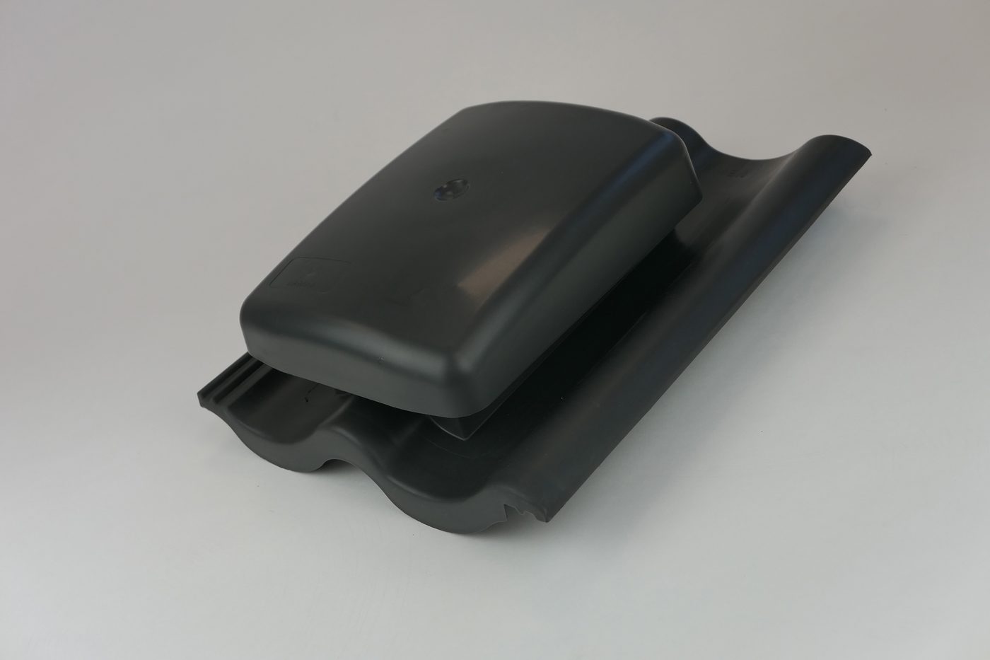 Product photo — UB19 Ubbink Hooded Tile Vent Mendip Anthracite (image 1 of 1)